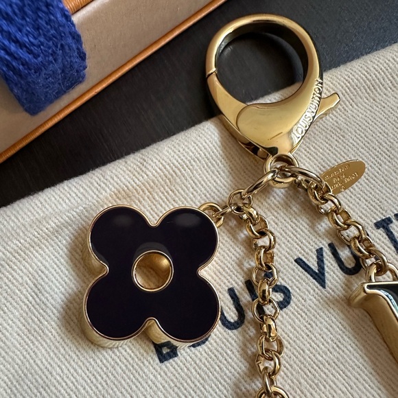 EUC Louis Vuitton Fleur de Monogram Key Ring/Bag Charm - Picture 4 of 8